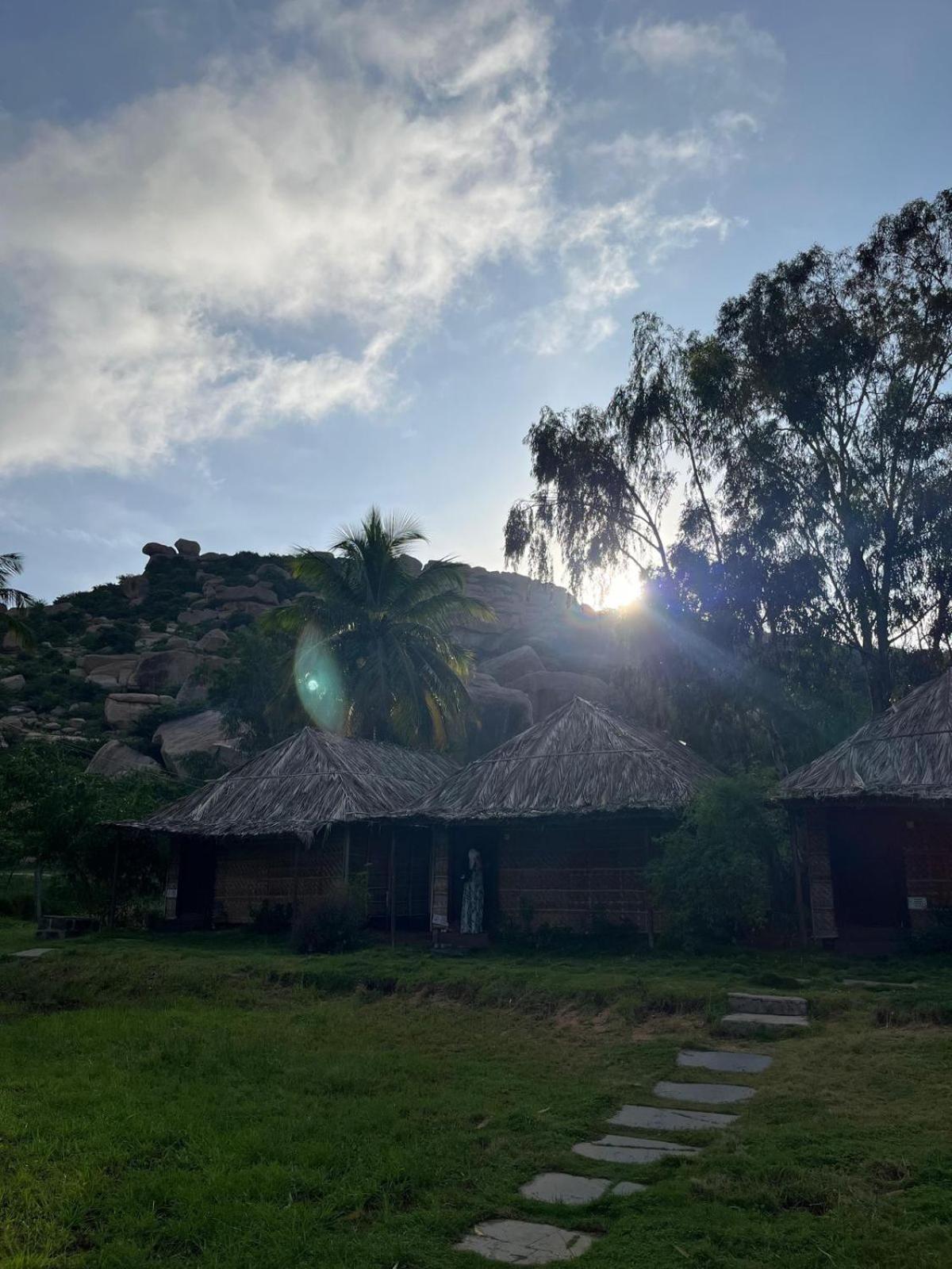 Banana Tree Home Stay Hampi Zewnętrze zdjęcie